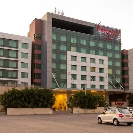 浦那辛杰瓦迪华美达广场温德姆酒店 Dāpuri 外观 照片