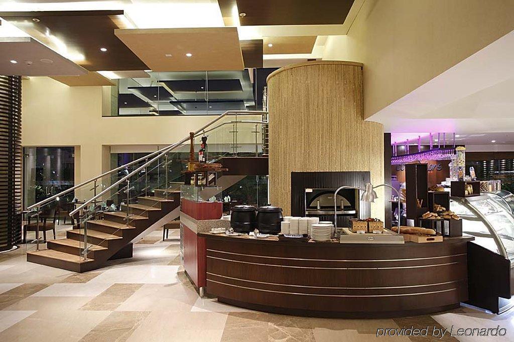 浦那辛杰瓦迪华美达广场温德姆酒店 Dāpuri 外观 照片