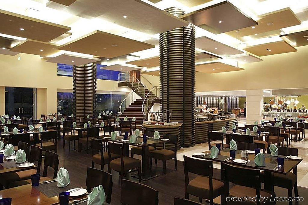 浦那辛杰瓦迪华美达广场温德姆酒店 Dāpuri 外观 照片